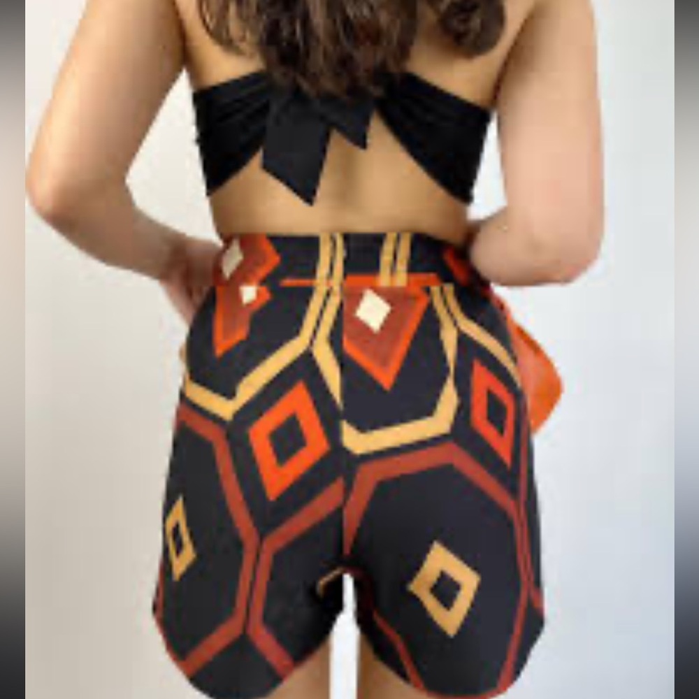 Zara Geometric Black and Orange Shorts - Picture 2 of 7